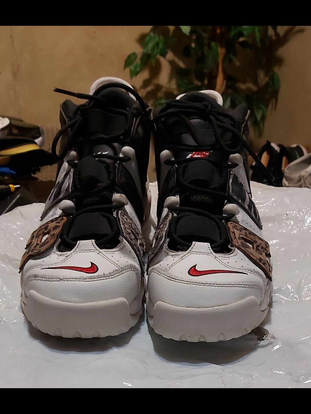 Nike Air More Uptempo Tunnel